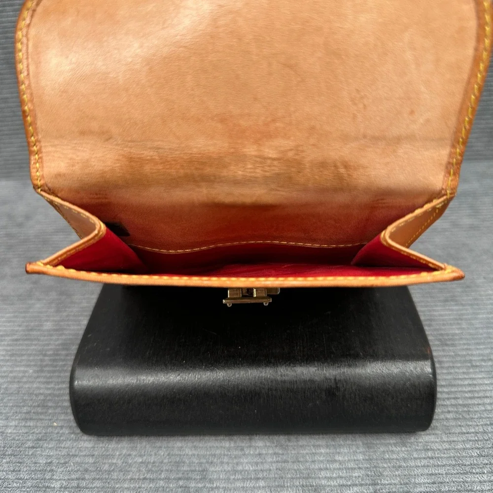 Dooney & Bourke Monogram Canvas Bifold Wallet Tan Leather Trim‎ Logo Lock Y2K
